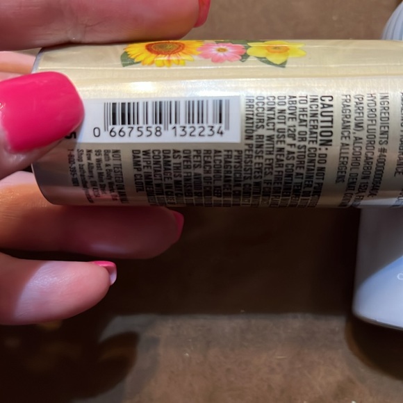 NWT 2 Bath & Body Works Room Spray-Flowerchild & Blue Verbena & Lime - Picture 3 of 5